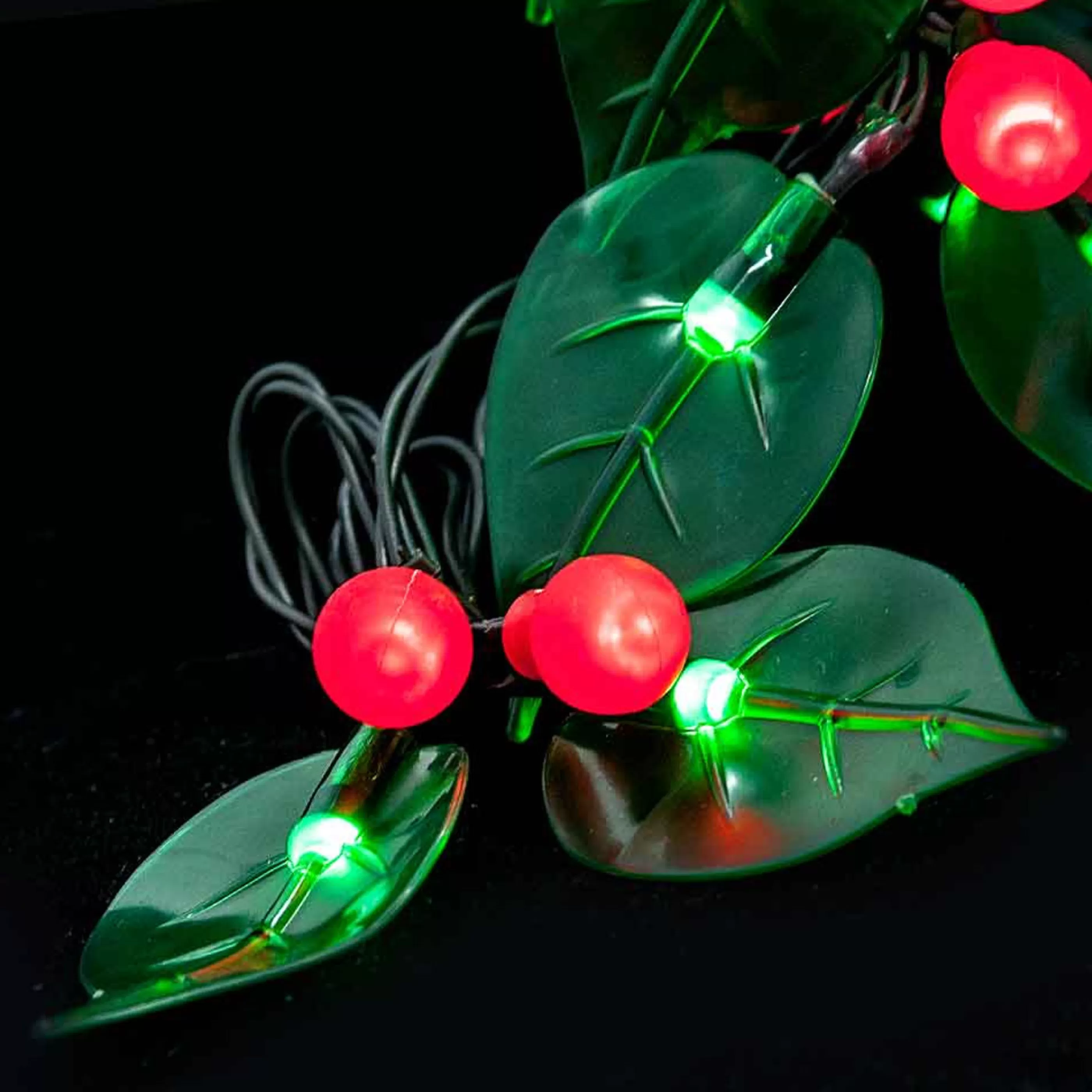 Flash Sale * 40 Led Red Green Holly Battery Lights - Green Wire