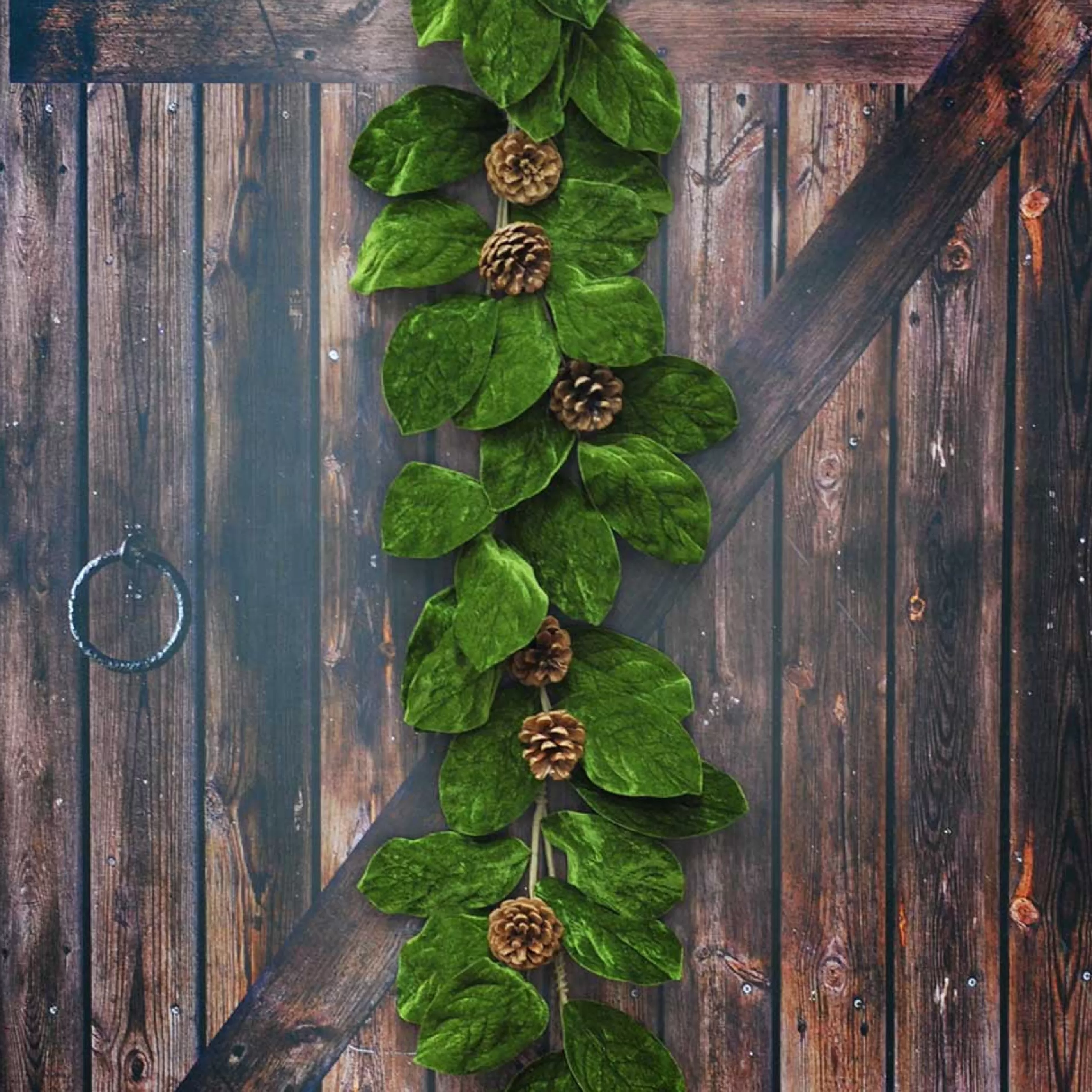 * Festive Sprays | Olive Green Velvet Leaf Garland With Pine Cones - 140Cm